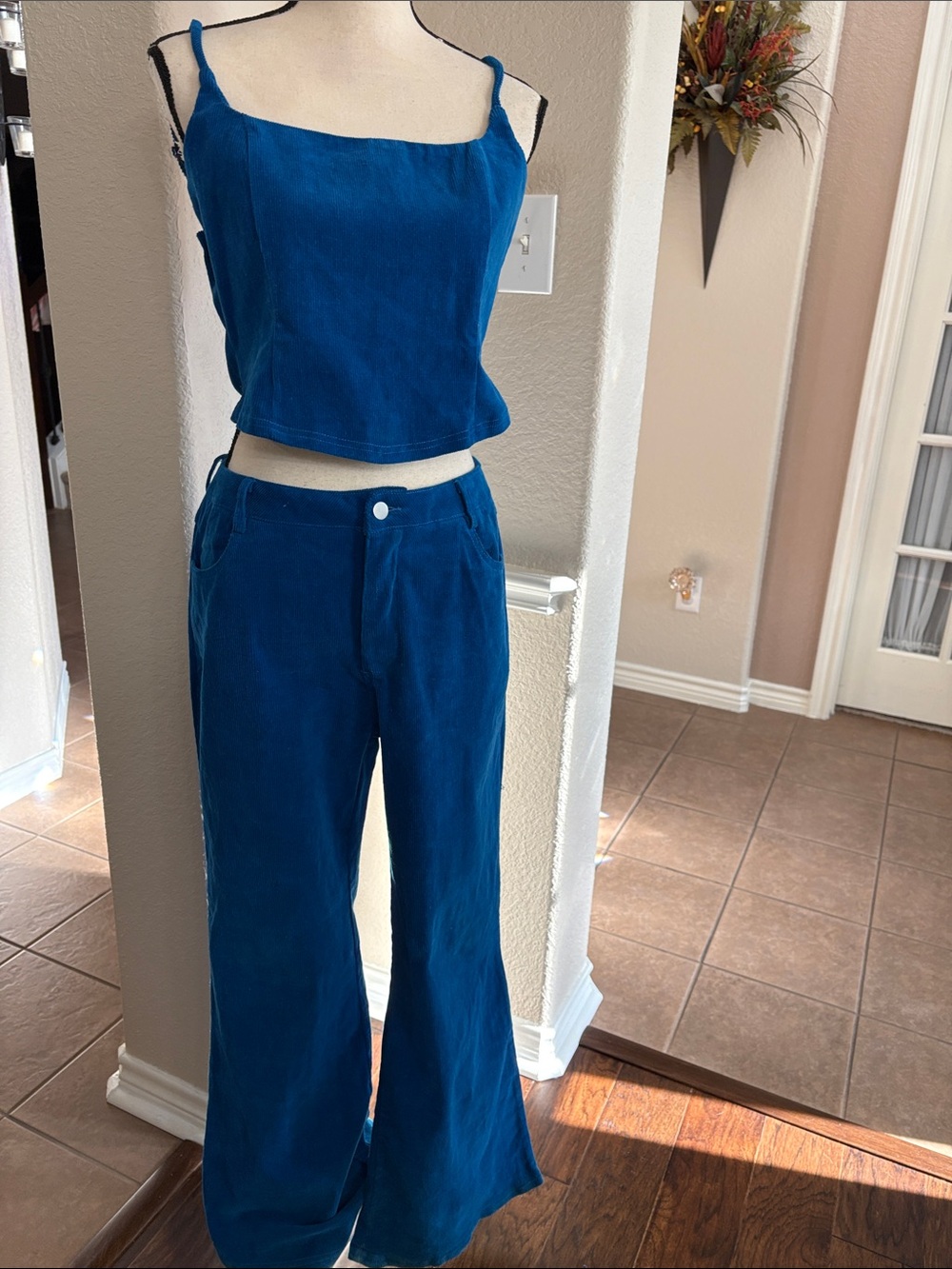 Le Lis bright electric blue corduroy wide flare leg pants jeans Size L